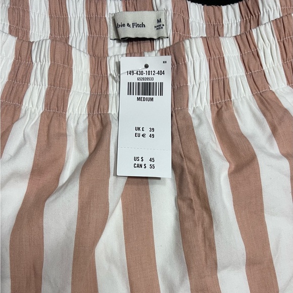 NWT Abercrombie & Fitch Striped High Rise Pull-On Short Size M - Picture 6 of 6